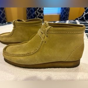 Clarks Originals Wallabees Tan Men 9.5. Good condition.